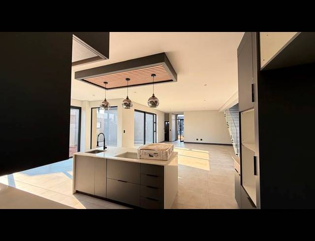4 BEDROOM HOUSE FOR SALE IN FOUNTAINBROOK ESTATE